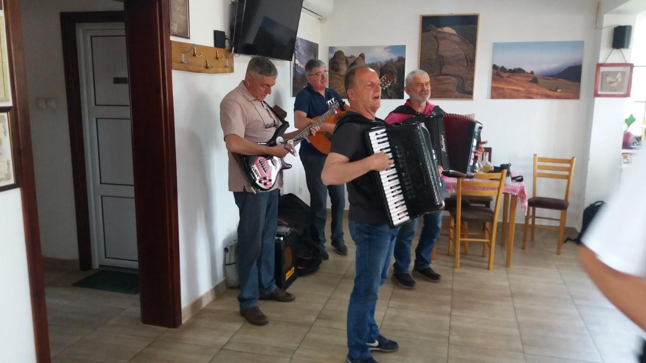 Etno Selo Lelic Panzió Valjevo Kültér fotó